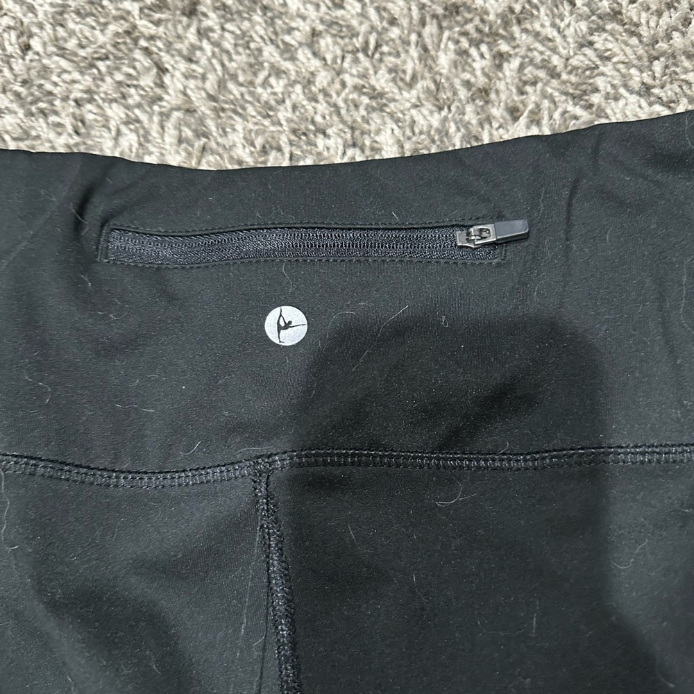 Black High-Waisted Leggings - Picture 4 of 4
